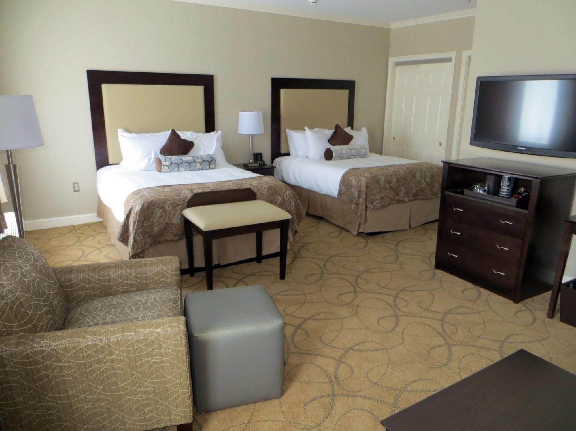 The Marcum Hotel & Conference Center อ็อกซ์ฟอร์ด ภายนอก รูปภาพ