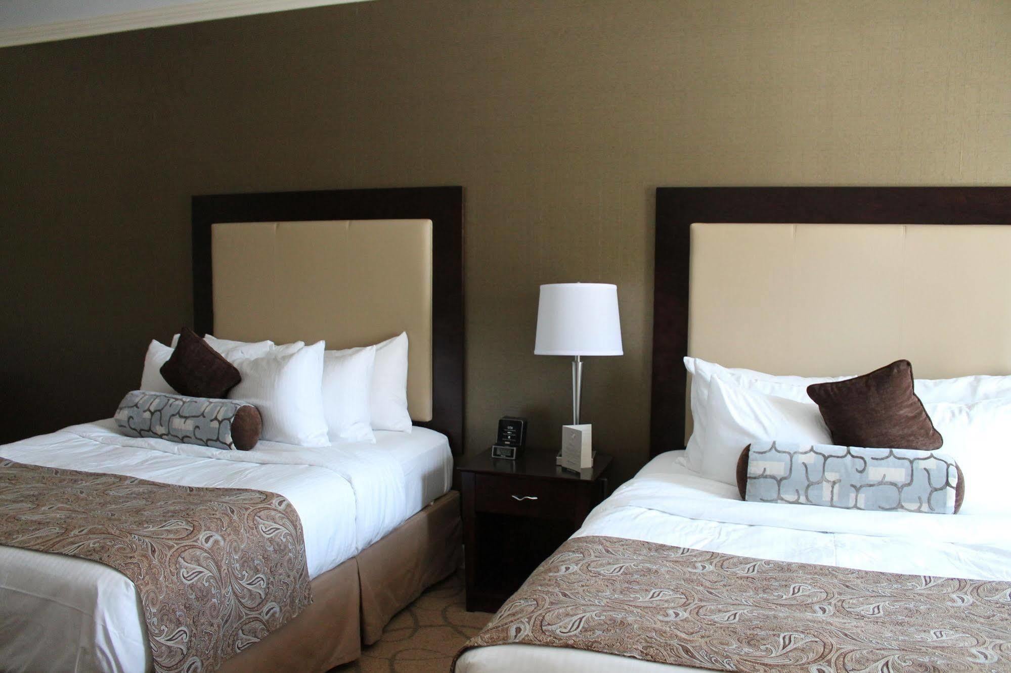The Marcum Hotel & Conference Center อ็อกซ์ฟอร์ด ภายนอก รูปภาพ